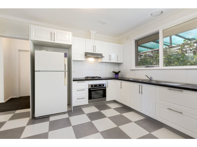 27 Highview Grove, Burwood East VIC 3151