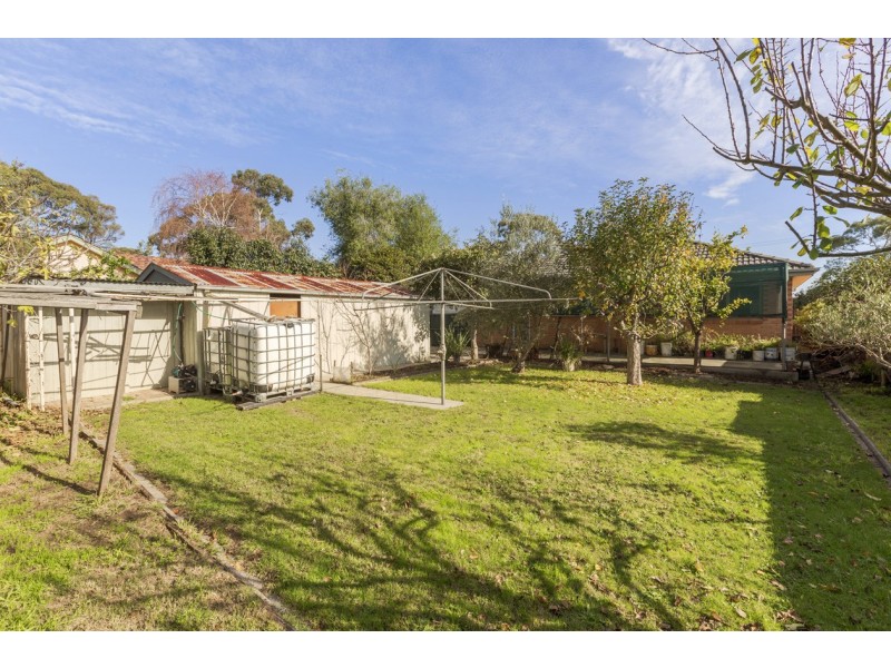 27 Highview Grove, Burwood East VIC 3151