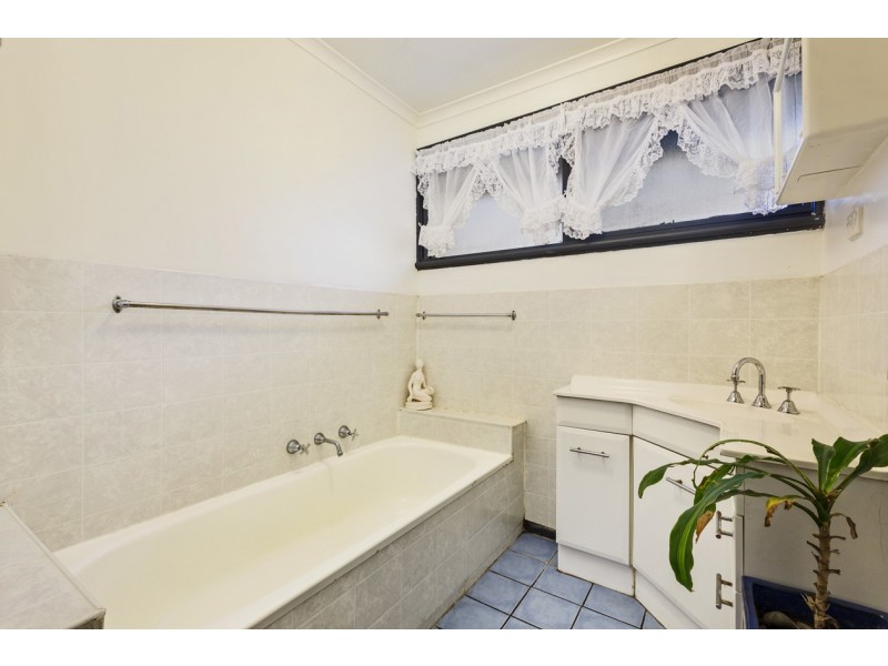 8 Birkenhead Avenue, Wantirna VIC 3152