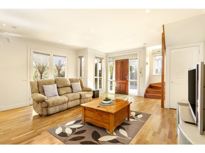 2/6 Lyonsville Avenue, Preston VIC 3072