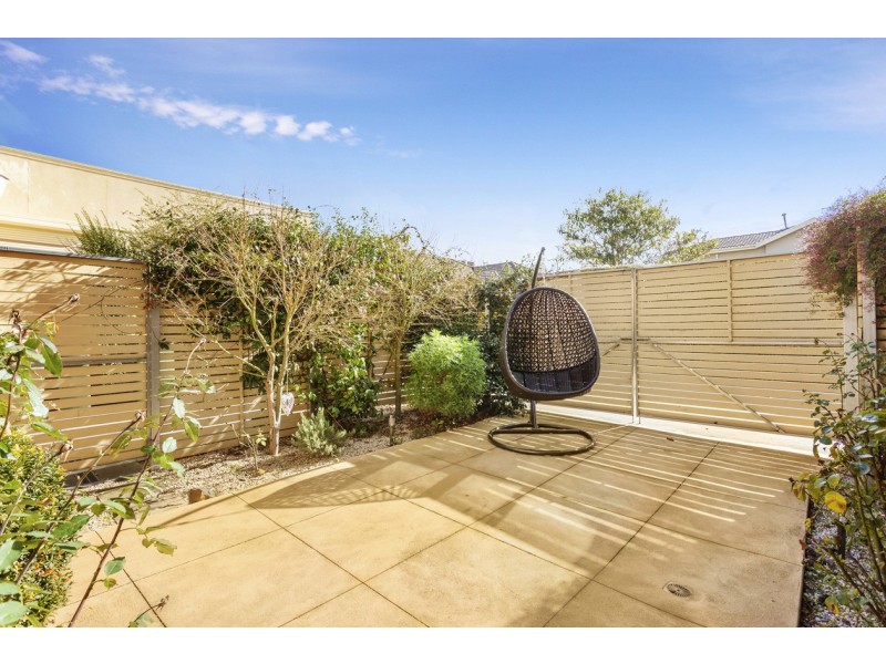 2/6 Lyonsville Avenue, Preston VIC 3072