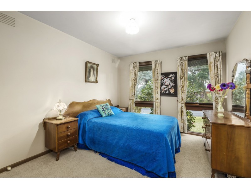 11 Park Hill Drive, Ringwood North VIC 3134