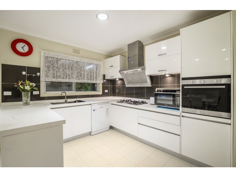 6 Carisbrook Court, Doncaster East VIC 3109