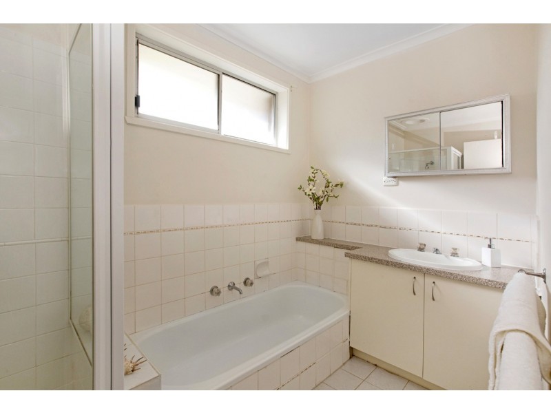 2/104 Para Road, Montmorency VIC 3094