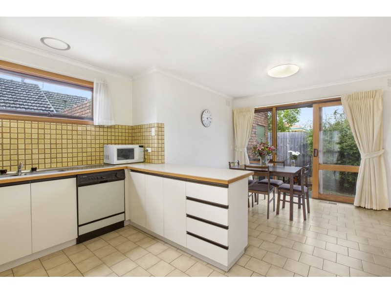 2/16 Franklin Road, Doncaster East VIC 3109