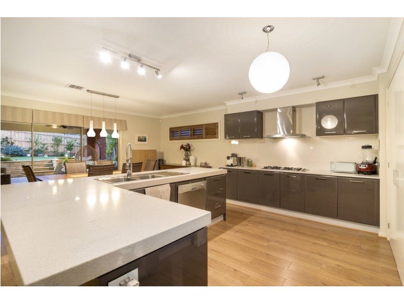 21 Winston Drive, Doncaster VIC 3108