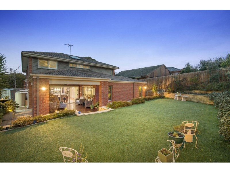 21 Winston Drive, Doncaster VIC 3108