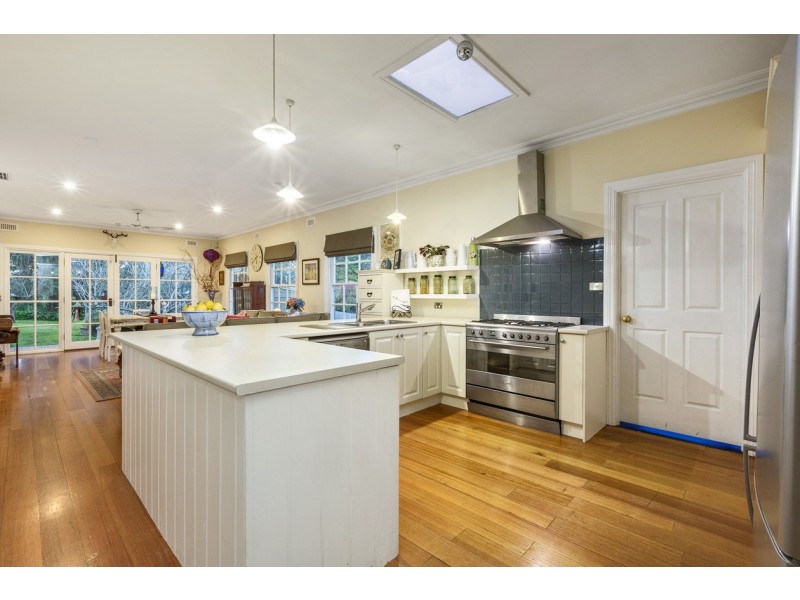 7 Baird Street North, Doncaster VIC 3108