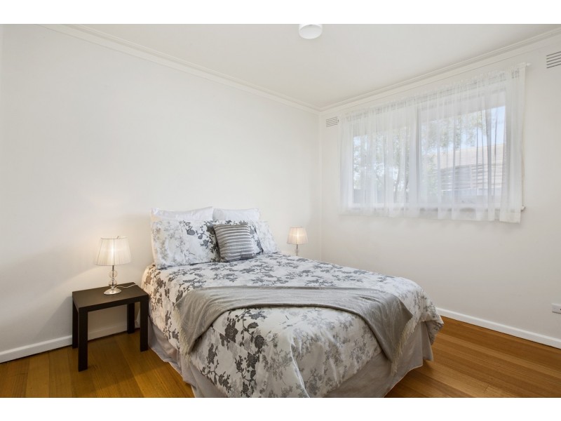 1/8 Simpsons Road, Box Hill VIC 3128