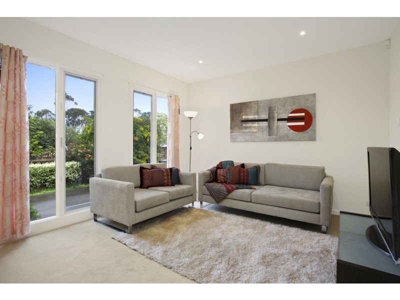 2/4 Boronia Grove, Doncaster East VIC 3109