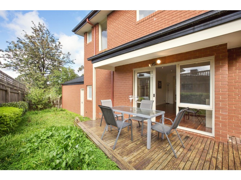 2/4 Boronia Grove, Doncaster East VIC 3109