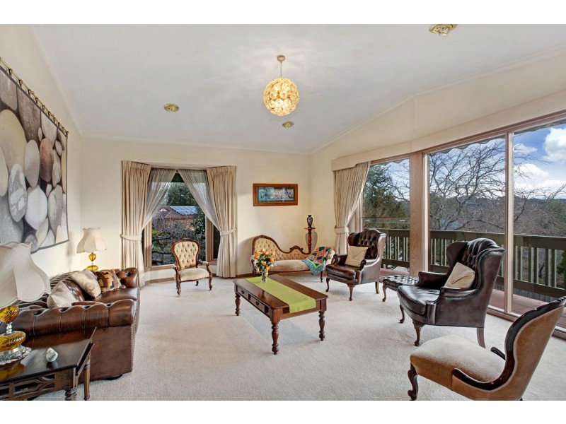 14 Chifley Parade, Ringwood North VIC 3134