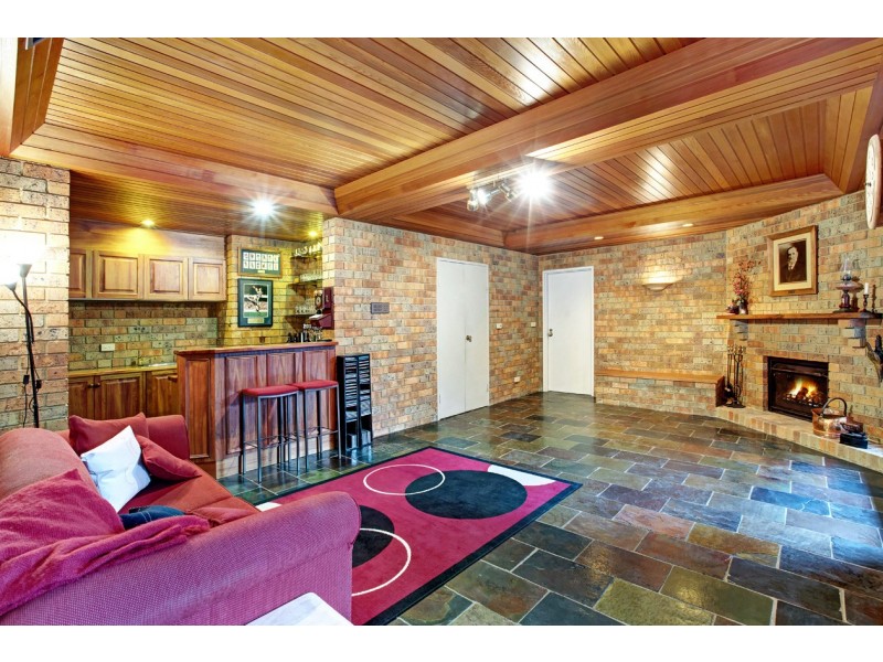 14 Chifley Parade, Ringwood North VIC 3134