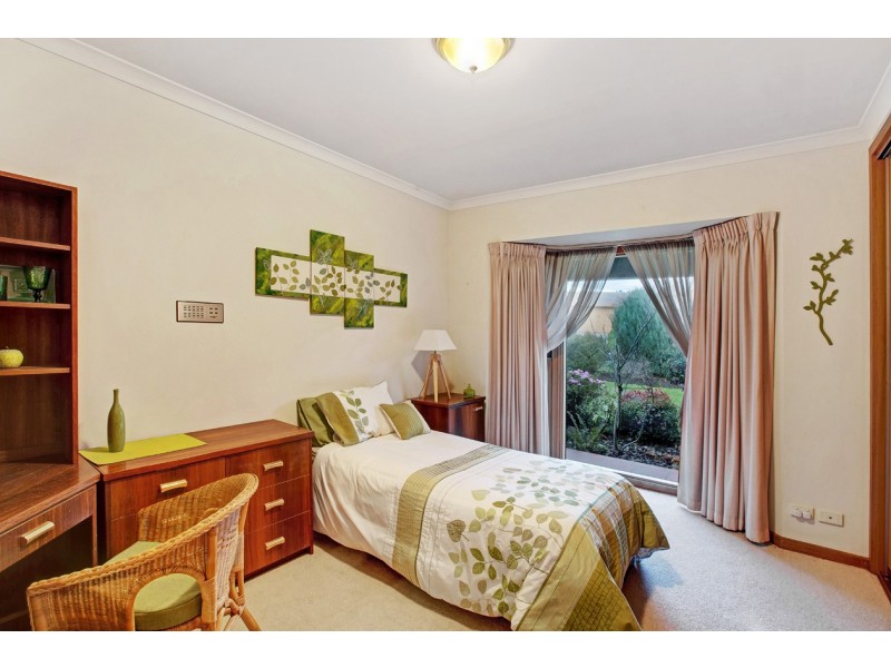 14 Chifley Parade, Ringwood North VIC 3134