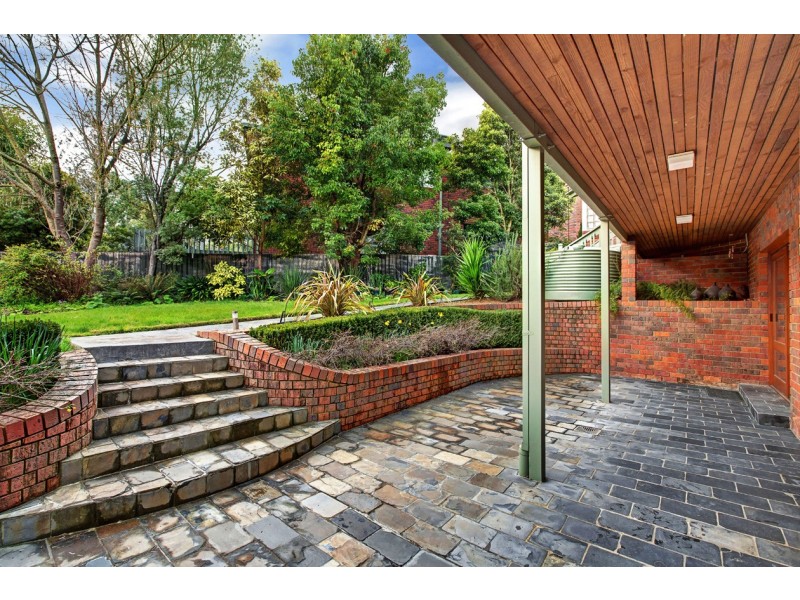 14 Chifley Parade, Ringwood North VIC 3134