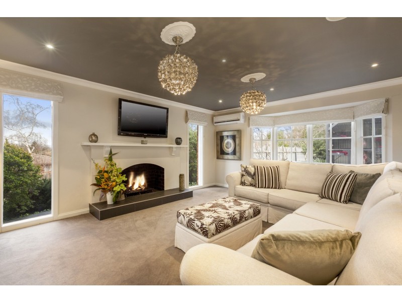 1 Chevalier Crescent, Mooroolbark VIC 3138