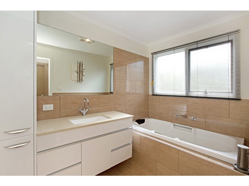 3 Alexander Court, Warranwood VIC 3134