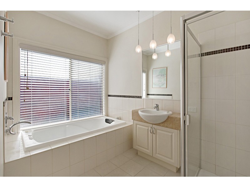 8 Dynes Street, Ringwood East VIC 3135