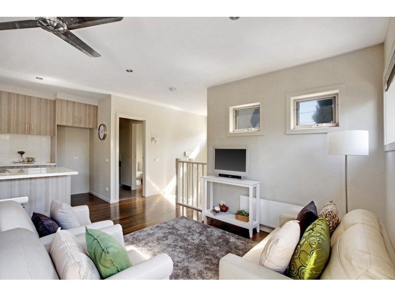 1/57 Heatherdale Road, Ringwood VIC 3134