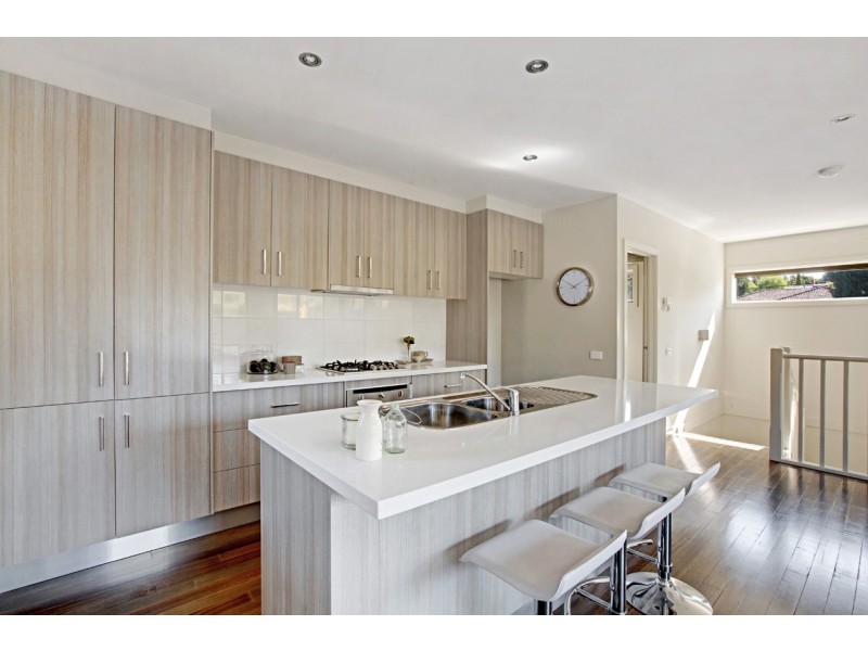1/57 Heatherdale Road, Ringwood VIC 3134