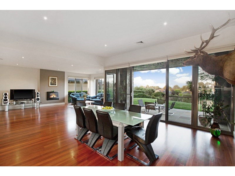 6 Carnoustie Lane, Chirnside Park VIC 3116