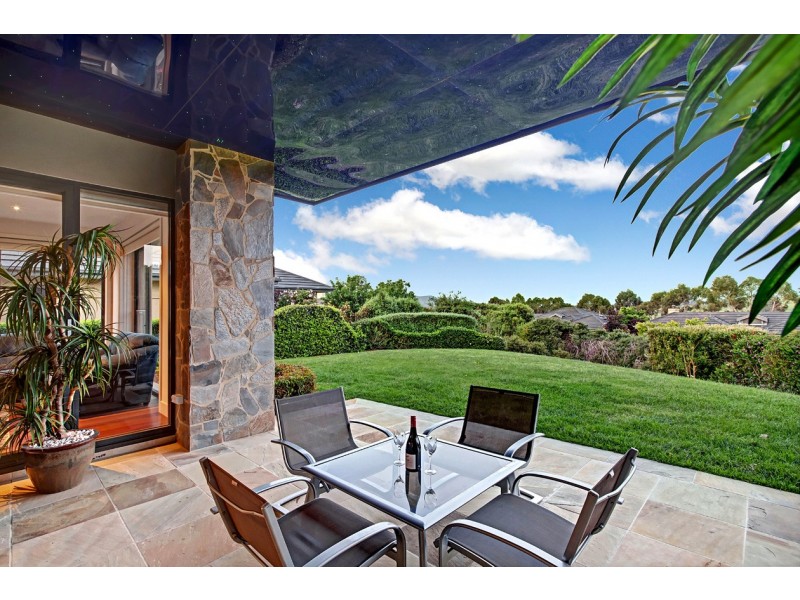 6 Carnoustie Lane, Chirnside Park VIC 3116