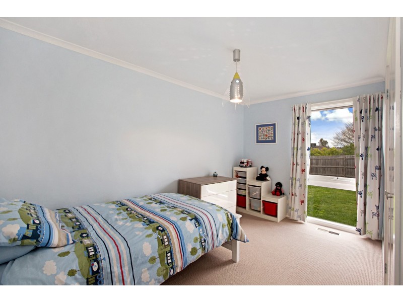 2 Ashcombe Drive, Ringwood VIC 3134