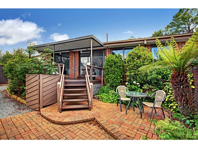2 Ashcombe Drive, Ringwood VIC 3134