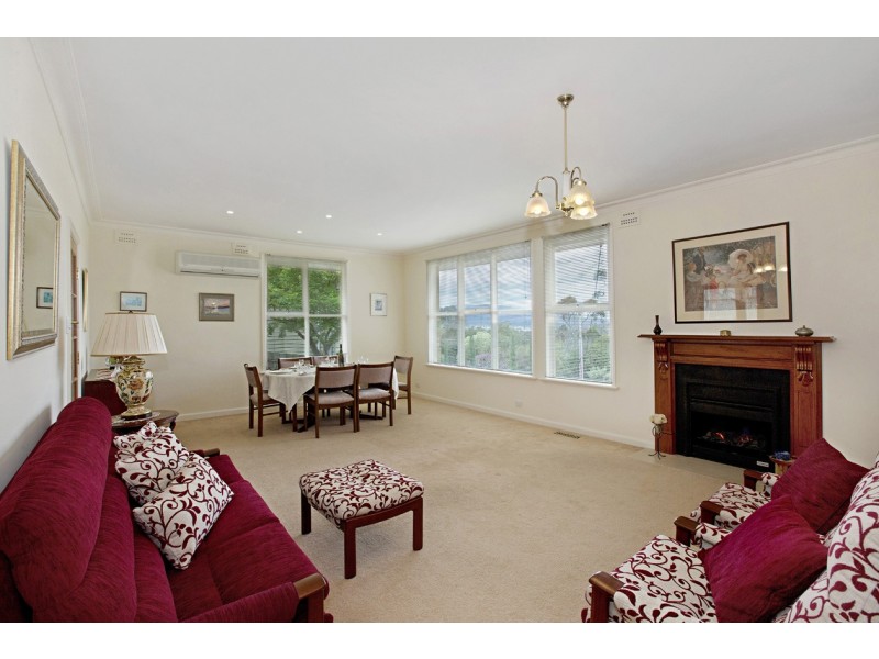 35 Pinewood Avenue, Ringwood East VIC 3135