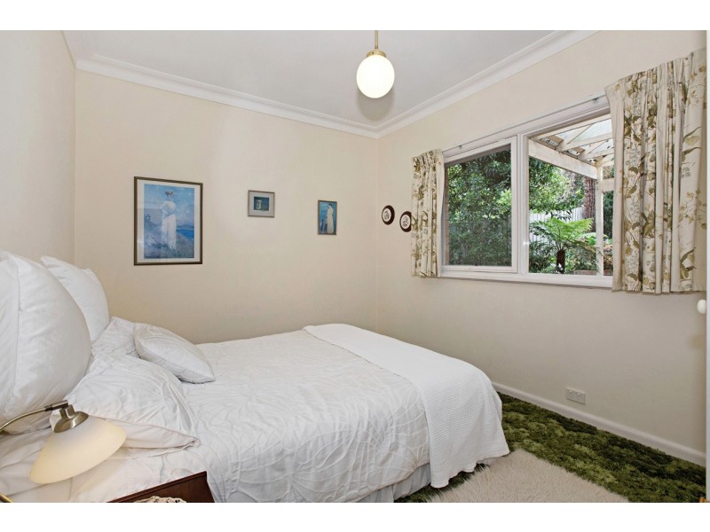 35 Pinewood Avenue, Ringwood East VIC 3135