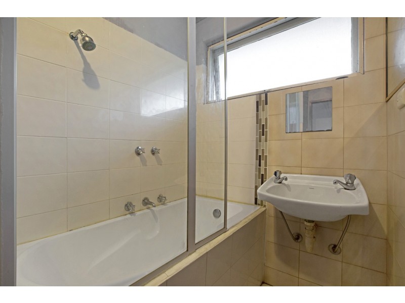 8/64 Wellington Road, Clayton VIC 3168