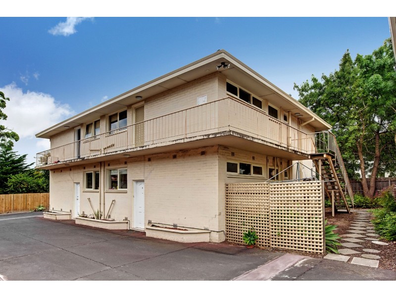 8/64 Wellington Road, Clayton VIC 3168