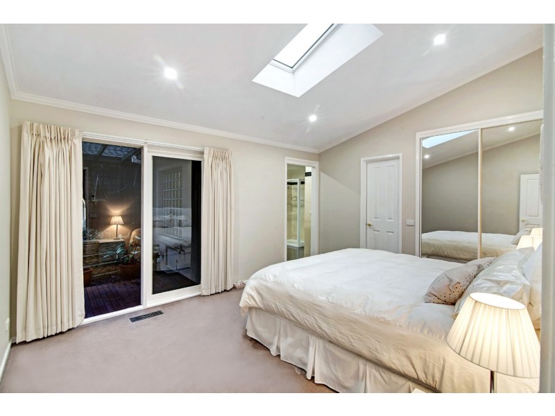 1 Mulawa Street, Croydon North VIC 3136