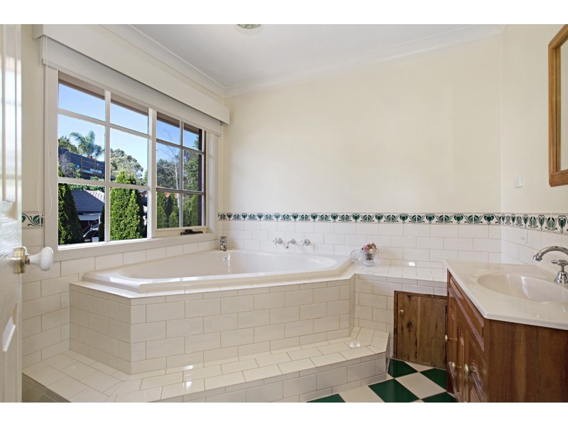 5 Mitchell Court, Croydon North VIC 3136