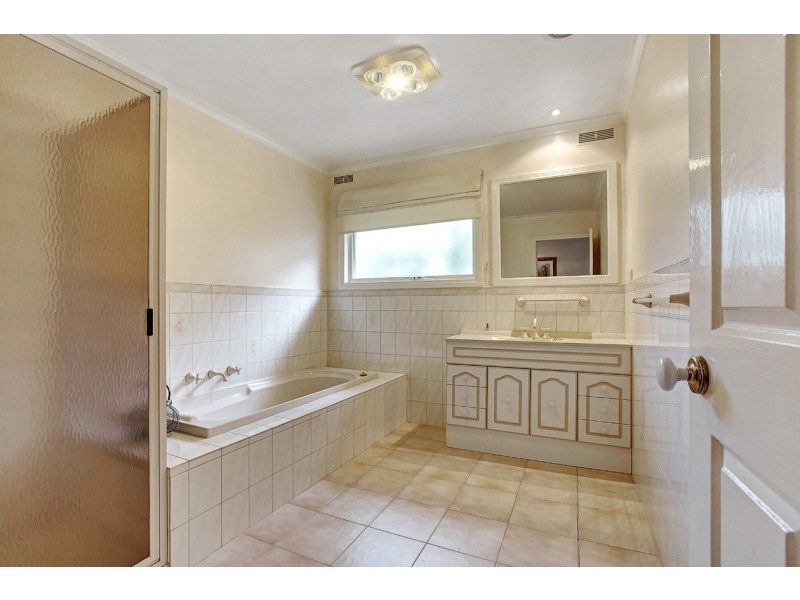 63 Bambra Street, Croydon VIC 3136