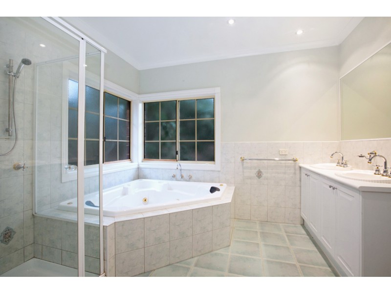 37 Richardson Road, Croydon North VIC 3136