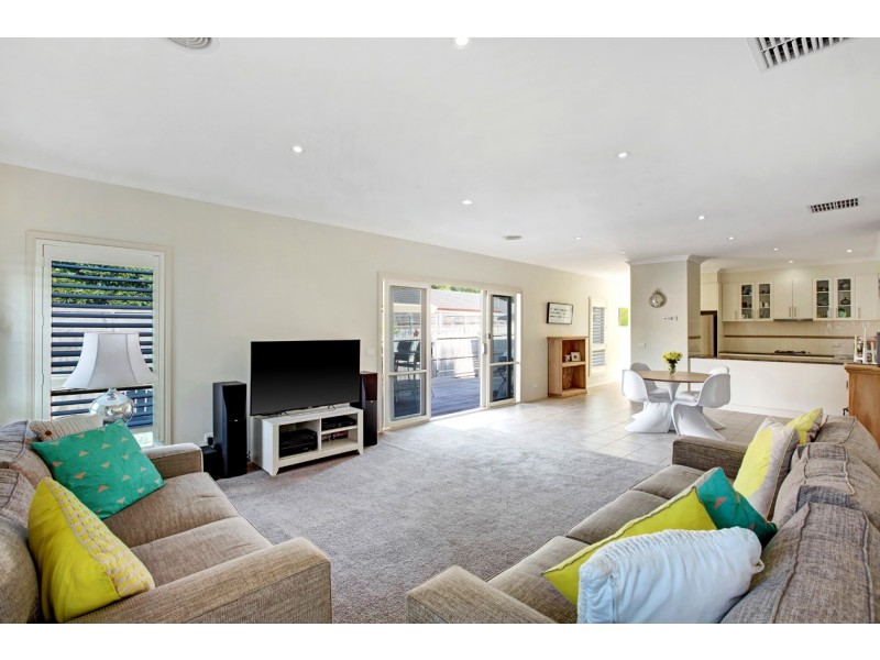 13a Jesmond Road, Croydon VIC 3136