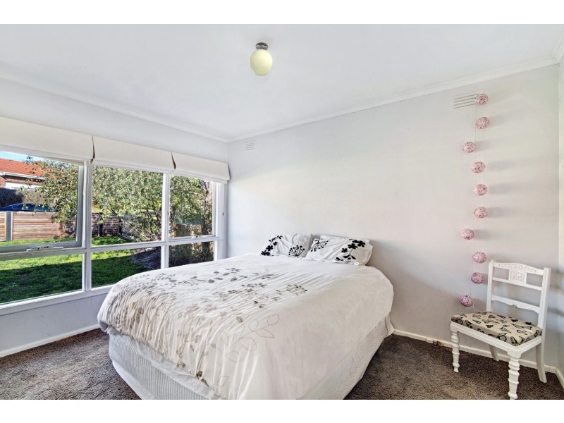 24 Yvonne Avenue, Croydon South VIC 3136