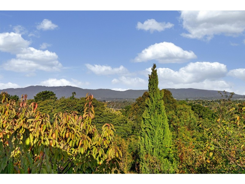 52 Montana Parade, Croydon VIC 3136