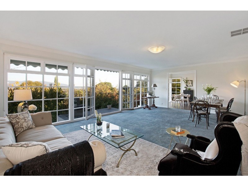 52 Montana Parade, Croydon VIC 3136