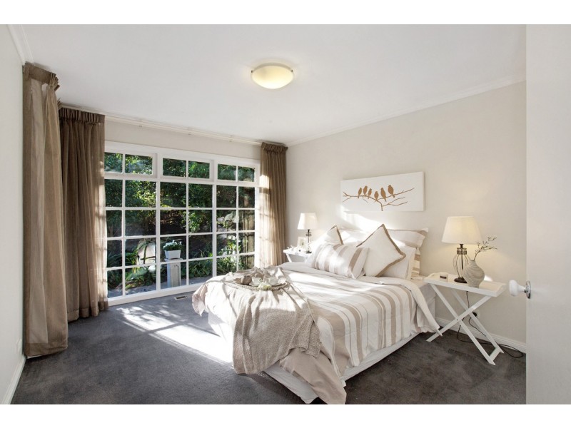 52 Montana Parade, Croydon VIC 3136