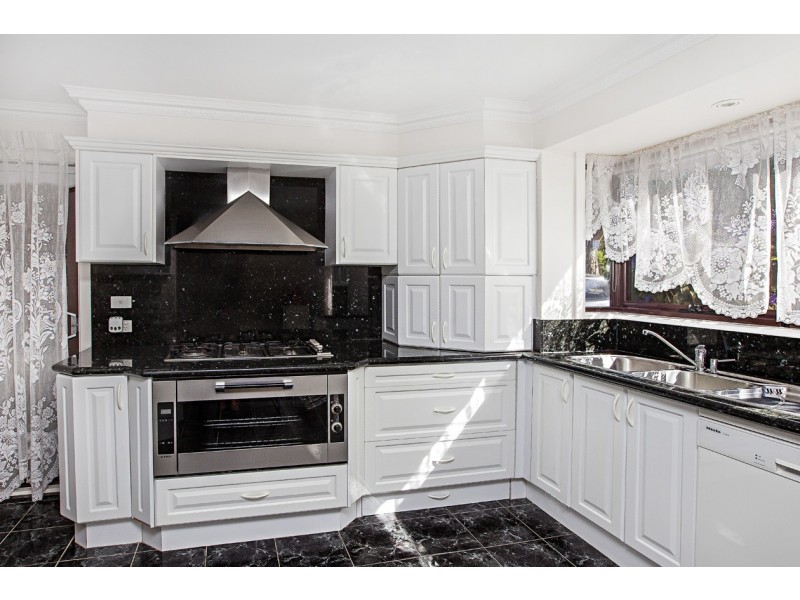 12 Dumosa Avenue, Croydon VIC 3136