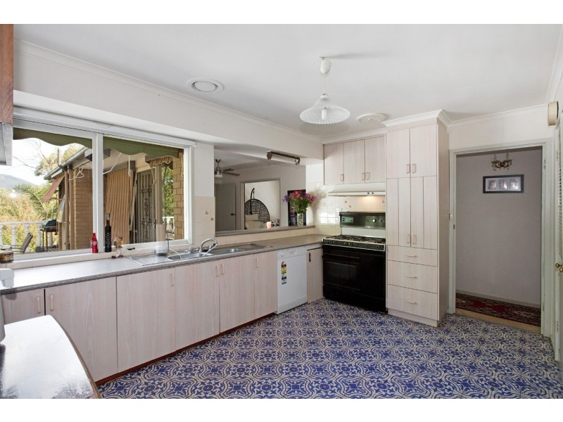 62 Winyard Drive, Mooroolbark VIC 3138