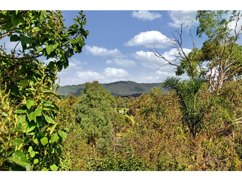 62 Winyard Drive, Mooroolbark VIC 3138