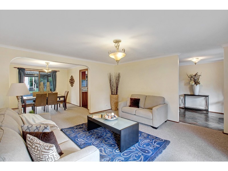 10 Loddon Court, Croydon Hills VIC 3136