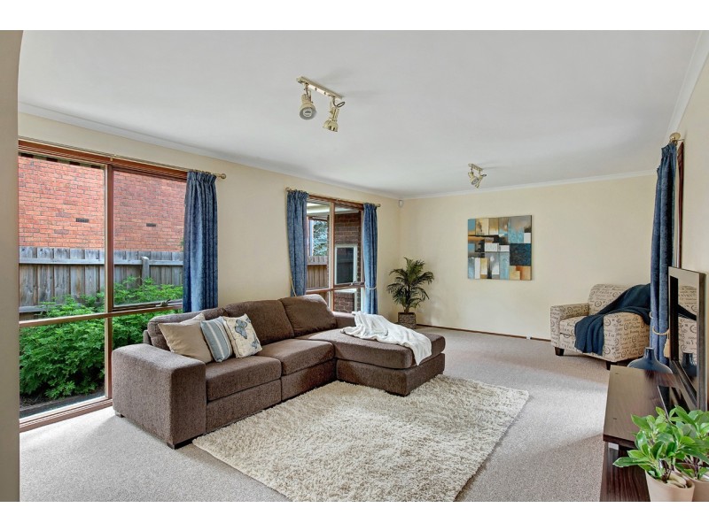 10 Loddon Court, Croydon Hills VIC 3136