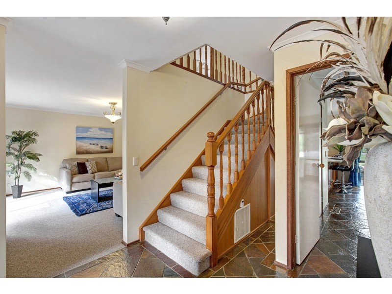 10 Loddon Court, Croydon Hills VIC 3136