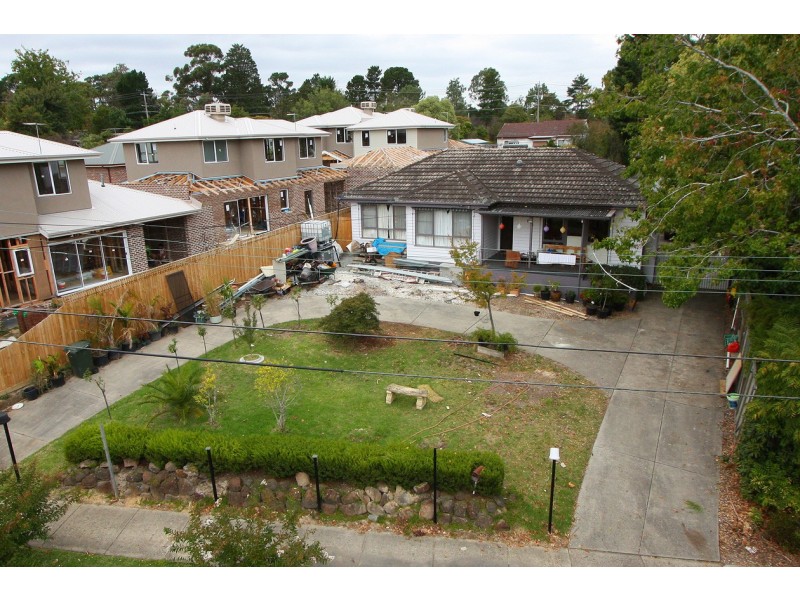 15 Rosedale Crescent, Ringwood East VIC 3135