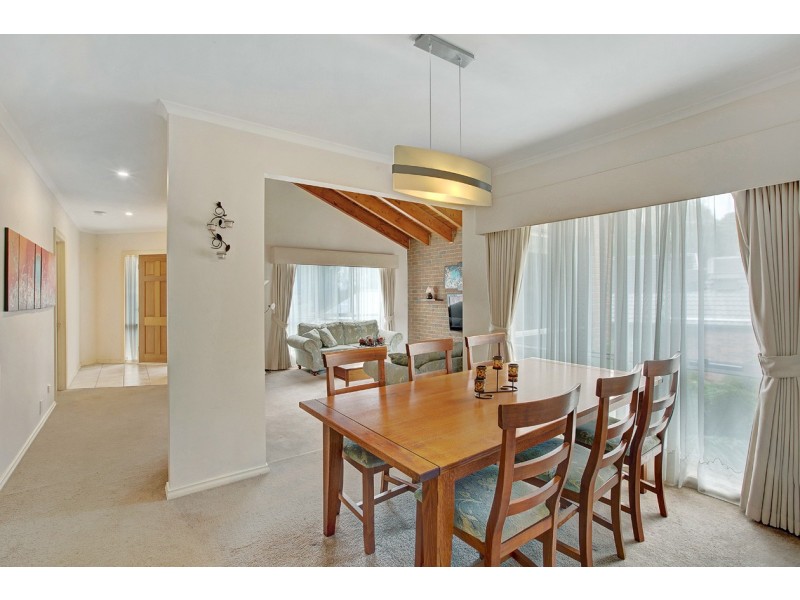 8 Justin Court, Croydon North VIC 3136