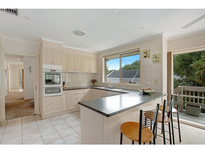 8 Justin Court, Croydon North VIC 3136